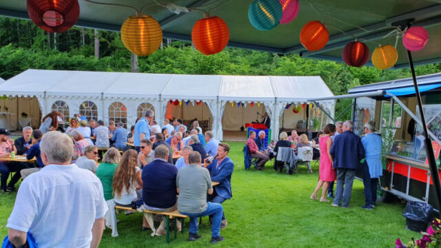 Firmafest på Esviken