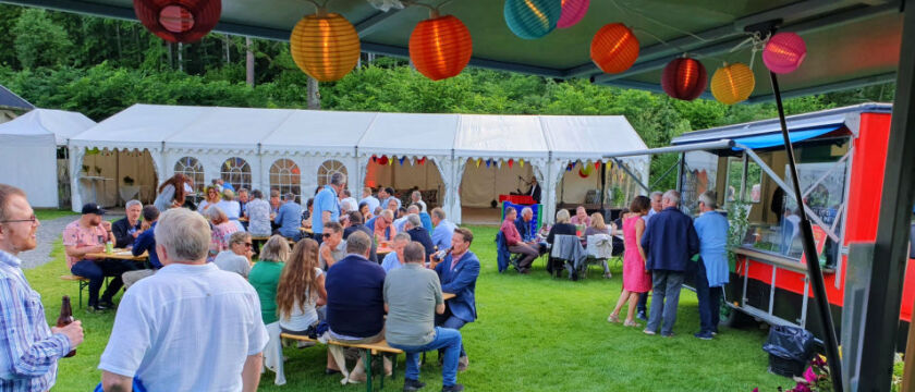 Firmafest på Esviken